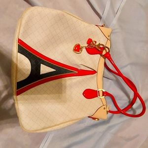 White shoulder bag